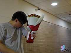 Adolescenta taiwaneză de 18+ Stacy cu țâțe mari naturale și ciorapi se bucură de futut în lenjerie intimă