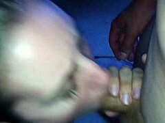 Amaterska devojka voli da puši kurac prijatelja u kućnom oralnom reality-ju.