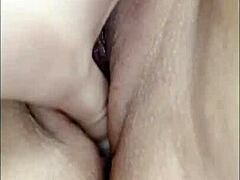 I follo a compa�era del trabajo que es muy caliente