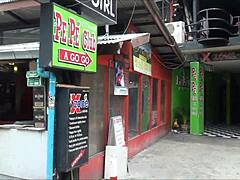 สำรวจถนนซอยวอล์กกิ้งสตรีทในปัตตานี ประเทศไทย