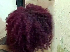 oye, esta casada puta ofrece garganta profunda y lamer culo al albañil por descuento en el servicio