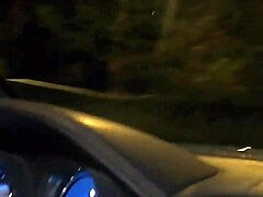 الراقصة السوداء بتغري في ملابس شفافة قبل تمزيق الملابس وسكس كريم باي بزب أسود عملاق