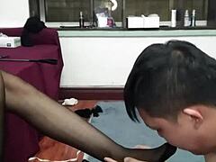 为什么不让我给你这样的足交？