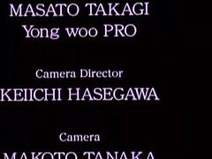 Я так возбужден, пока эта фистингованная аниме-шлюха в очках дико фантазирует об интенсивном хардкоре.