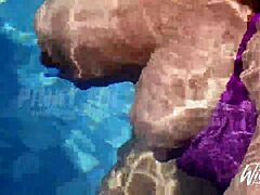 Busty Pinay tunjuk tetek besar saya di kolam luar