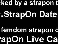 Biseksuaali femdom kiinnittää dildon kovaan anaali peggingiin BDSM sessiossa kaverin kanssa