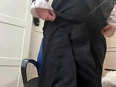 ميلف مغربية تلمس كسها المحلوق في جوارب لفيديو عربي منزلي