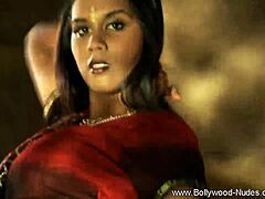 let this brunette indian babe seduce you tonight with her charm 😘