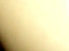 Essa Gatinha Vietnamita de 18+ Não É Linda Como uma Rainha de Beleza?