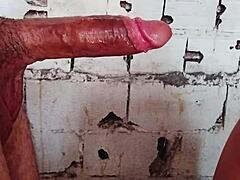 ああ、Barra Fundaの若い18歳の男の巨大チンポを簡単にゴックンした！