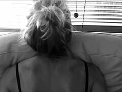 Dört Ayak Üzerine Çık, Sarışın, Ben Seni Köpek Pozisyonda Kelepçeli Sikeyim.