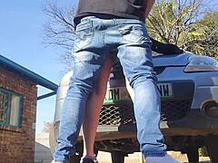 Piccola ragazza universitaria 18+ scopata e creampie in auto all'aperto