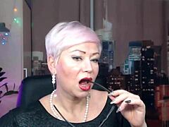 מרגיש כל כך נרגש עם הזונות הבוגרות שלי במפגש ציבורי קשוח ופעולה כפופה