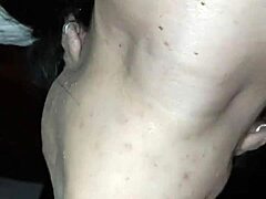 Miluju dávat to intenzivní ruční a foukání té latinské teen 18+ holce až do velkého výstřiku