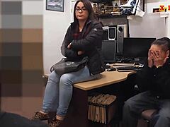 Pariskunnan nartut yrittävät varastaa ja naidellaan!