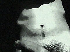 joven chileno se corre? mientras gime!