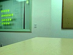 Ich spürte diesen intensiven Schmerz in meinem Arsch von dem alten Kerl in Kalifornien