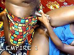 esta universitaria de 18 años de Sierra Leona se deja follar por una polla negra grande y vieja en la película completa en xvideosred