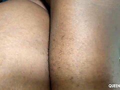 izgatottan látja a nedves puncimat