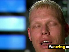 MILF สาวน้ำตาล Passionate ขี่จู๋ต่างๆ ในออร์กี้ Ebony Swinger เข้มข้นเต็มไปด้วยอารมณ์