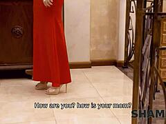 Kurva, ta Shame4k brunetka zlodějka má chlupatou kundu tvrdě průniknutou v kuchyni