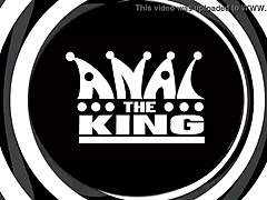 ¡Pornovatas.com presenta a la latina caliente Lina Jones montando la polla enorme de Victor Bloom mientras se masturba el coño! 🔥🍆