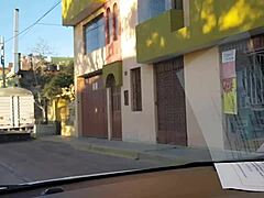 Cewek Panas Buka Lebar Kakinya Buat Bayar Ongkos Taksi