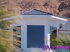 Δακρύζει ήδη για αυτό το τεράστιο καυλί σε αυτή την άγρια οργία με φίλους και κοπέλες;