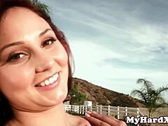 Amo come la rossa Ariana Marie prende tutte quelle facciali bukkake rude