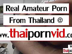 Du masserar min stora kuk med olja så där