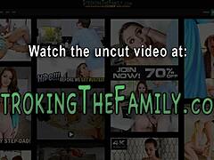 Στεπμάμα βλέπει έφηβη 18+ να γαμάται και να πιπιλάει