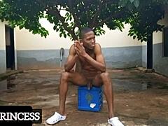 Jag knullade en IG-influencer utomhus, hennes stora pattar studsade vilt.