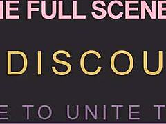 Hé, ces deux twinks baisent à cru en uniforme direct en classe.