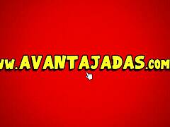 ヘイ、ゴージャスブロンドトランス、クロスドレッシング衣装で官能的な写真撮影してるよ