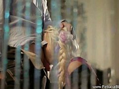 Αφηγηματική ακολουθεί μια γλυκιά Γερμανίδα ξανθιά να κάνει αισθησιακή πίπα και χειροποίητη σε μυστική φαντασία