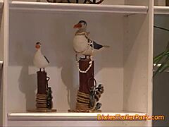 Dua Isteri Rumah Tangga Cantik Diikat Dalam Kulit dengan Dildo, Squirt dan Main Klitoris sebagai Pelacur Mommy.