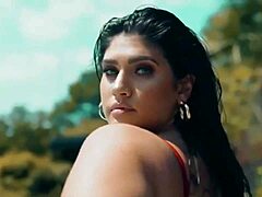 Big Boobs In Bikini Teasing For Indian Sex Action