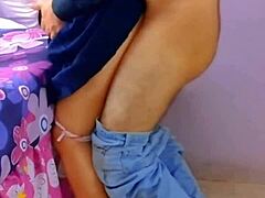 Latinská tínedžerka 18+ masturbuje doma predtým ako profesor assfuckuje ju hardcore s anal fetish cumshotom v jeho dome