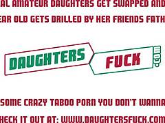 River Lynn és Celestina Blooms izgatottak a forró négyesben Mike-kal és Jack-kel.