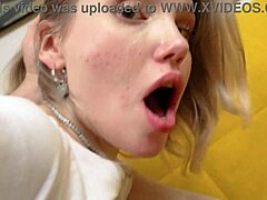 Potworny kutas miażdży tyłek chudej piękności Milki z rozwarciem i creampie w schylonym jeżdżeniu