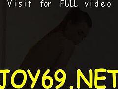 היי בחורה, רוצה לגרות את הציצים והכוס לבד עם צעצועים?