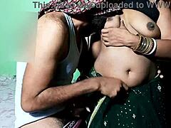 बांग्लादेशी एमेच्योर कपल क्रिमपाई सेक्स में लगे, भतीजा आंटी को शर्ट बटन सिलाने के बहाने चोदता है हिंदी ऑडियो के साथ