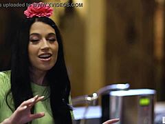 Bunny Colby bliver vild med UFO Alex Coal i lesbisk sex! 👽🐰