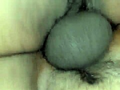 Potrebujem ga trdo, ta stara dama hrepeni po mladih 18+ igračah