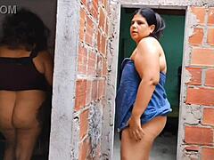 Die stoomtijd wanneer geile Latina stiefmoeder buigt voor stiefzoon terwijl cuckold op werk is