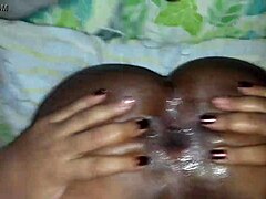 Dia Terima Muatan Creampie Di Pantat Sambil Berpakaian Seperti Shemale Dapat Kongkek Dubur