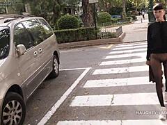 스커트 안 입고 심리스 팬티호스 공공장소에서!