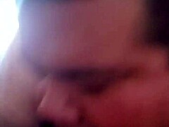 Yo, regarde cette BBW transgenre lécher le cul noir !