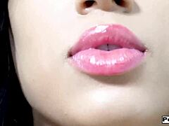 دايموند بانكس ينيك طيزه بمكبس فارغ لتأثير الفتح.