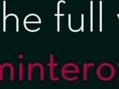 Servitoare hoață prinsă jucându-se pe cameră ascunsă